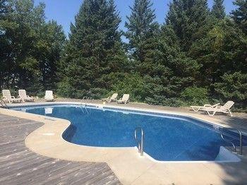 Smokey Hollow Resort Wasagaming エクステリア 写真
